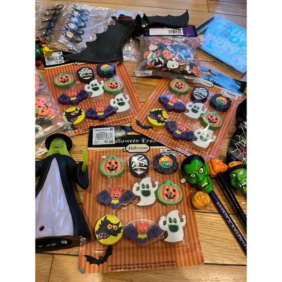 Bundle of Halloween party favors - Picture 2 of 12